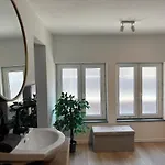 Petite Maison Typique En Outremeuse - 2 A 4 Personnes Vakantiehuis