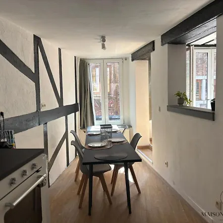 Petite Maison Typique En Outremeuse - 2 A 4 Personnes * Lutych