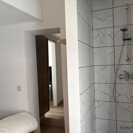 Petite Maison Typique En Outremeuse - 2 A 4 Personnes * Lutych