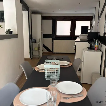 Petite Maison Typique En Outremeuse - 2 à 4 Personnes