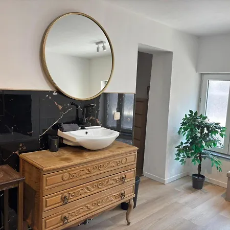 Petite Maison Typique En Outremeuse - 2 à 4 Personnes * Liegi